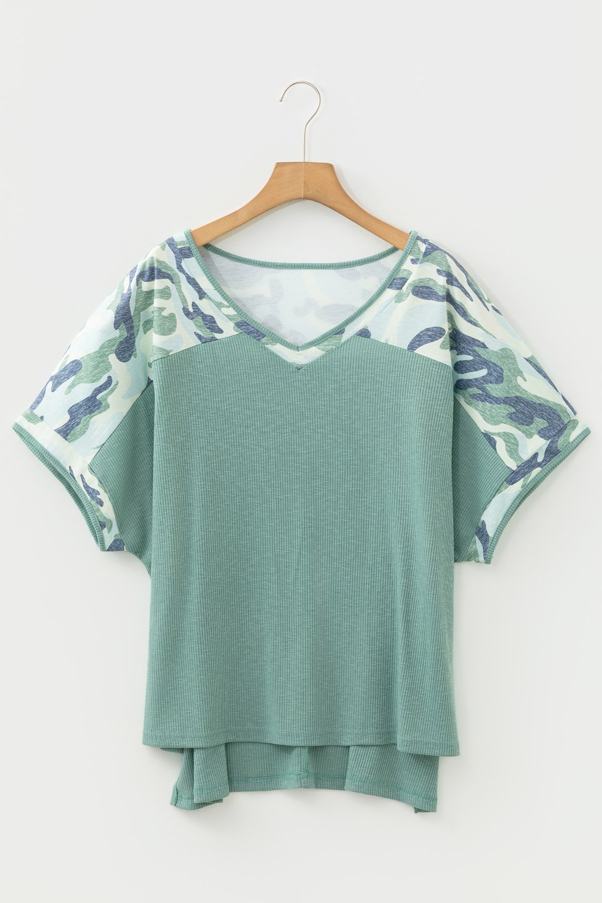 Mist Green Ribbed Camouflage Patchwork Plus Size V Neck Tee
